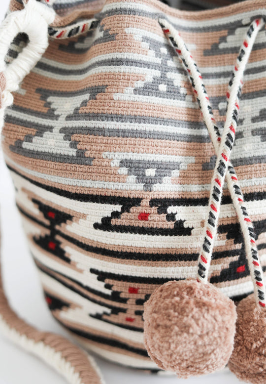Mama Tierra Sandclock Bucket Bag