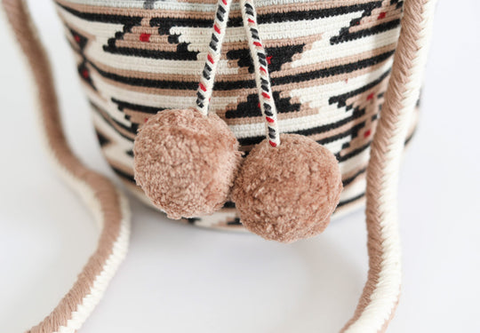 Mama Tierra Sandclock Bucket Bag