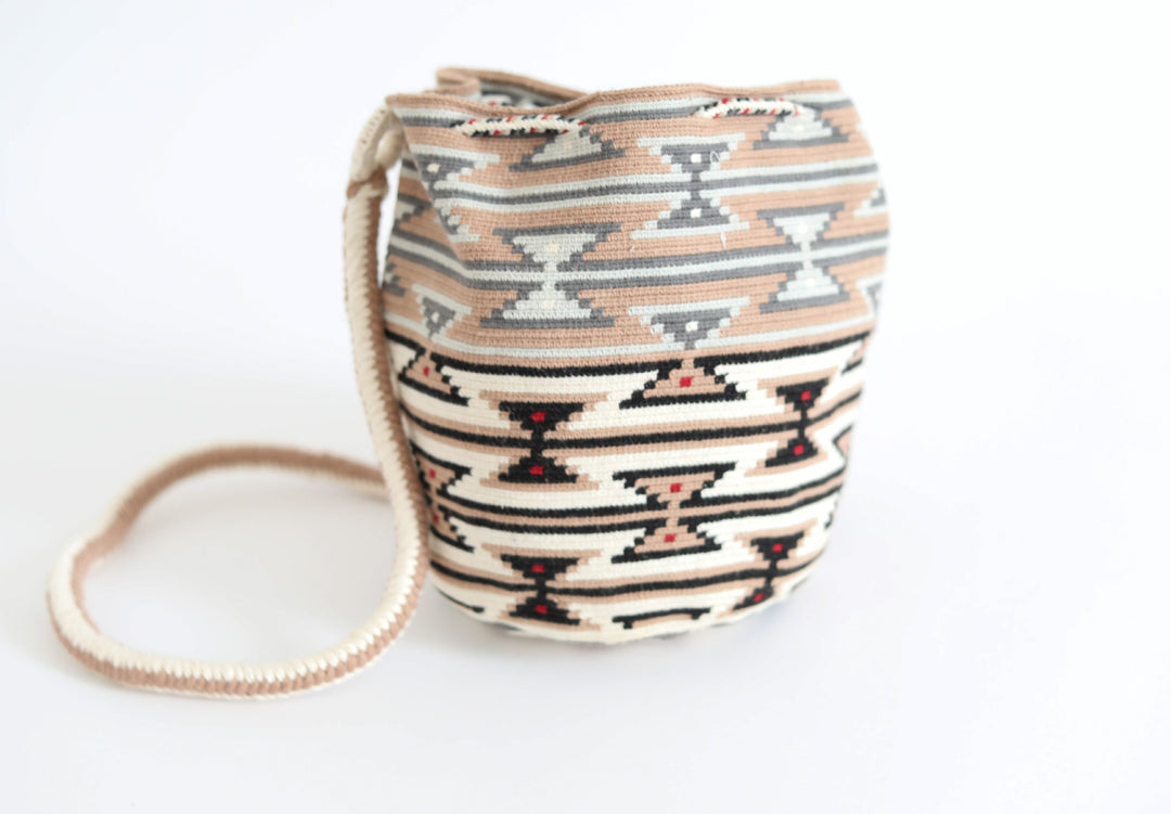 Mama Tierra Sandclock Bucket Bag